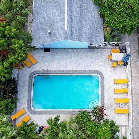 Park Shore Suites St Pete Beach Екстериор снимка