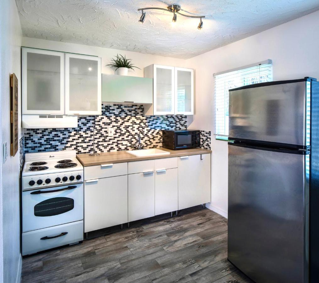 Park Shore Suites St Pete Beach Екстериор снимка